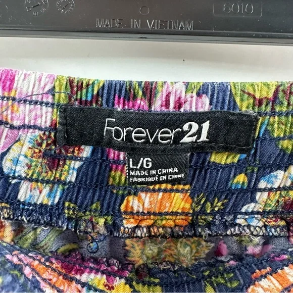 Y2K Forever 21 Navy Floral Knee Length Skirt Lace Hem Women’s Size Large - Picture 4 of 5